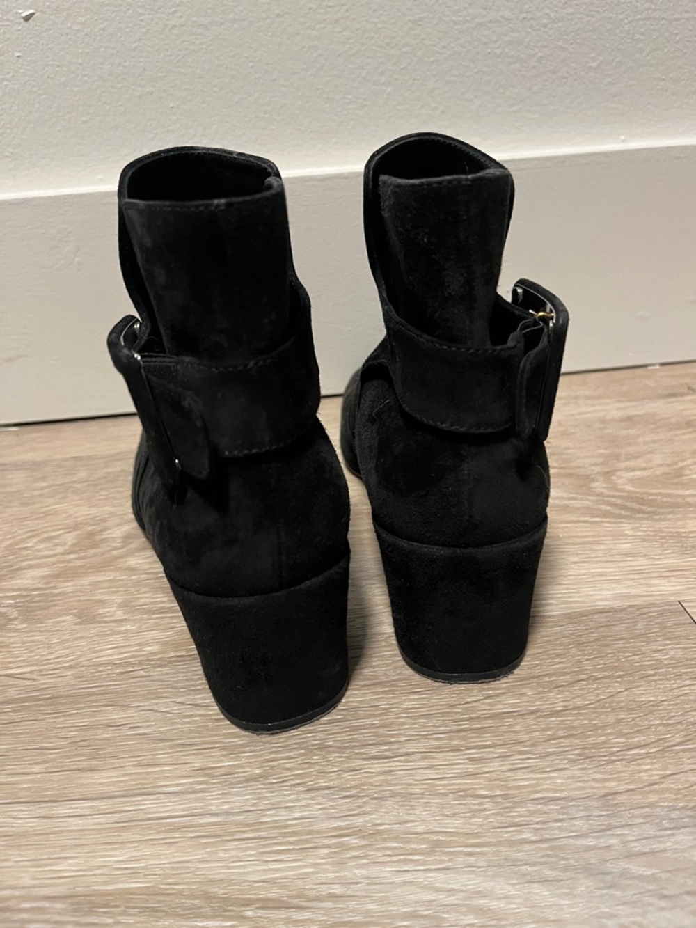 ROGER VIVIER Women's Leather Buckled Heeled Ankle Boots Black, Size 40 (US 10) - Picture 12 of 12
